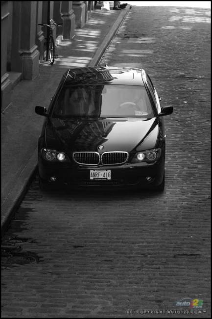 2006 BMW 750Li (Photo: Philippe Champoux, Auto123.com)