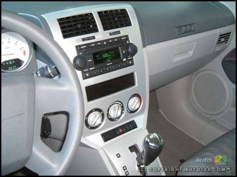 2006 Dodge Caliber SXT (Photo: Rob Rothwell, Auto123.com)