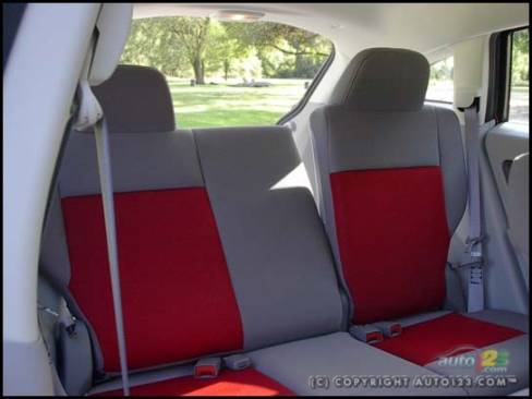 2007 Dodge Caliber SXT Sport (Photo: Kevin ''Crash'' Corrigan, Auto123.com)