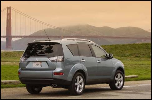 2007 Mitsubishi Outlander (Photo: Mitsubishi)