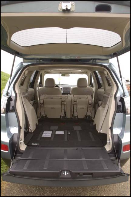 2007 Mitsubishi Outlander (Photo: Mitsubishi)