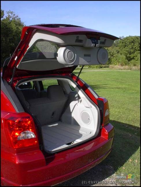 2007 Dodge Caliber SXT Sport (Photo: Kevin ''Crash'' Corrigan, Auto123.com)