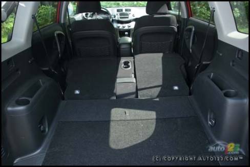 Toyota RAV4 Sport V6 2006 (Photo: Philippe Champoux, Auto123.com)