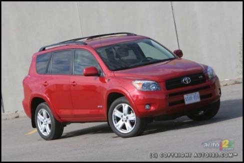 Toyota RAV4 Sport V6 2006 (Photo: Philippe Champoux, Auto123.com)