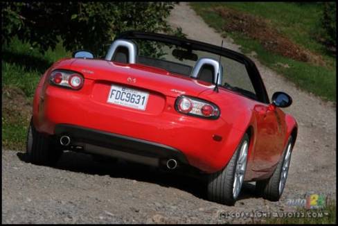 2006 Mazda MX-5 GT (Photo: Philippe Champoux, Auto123.com)
