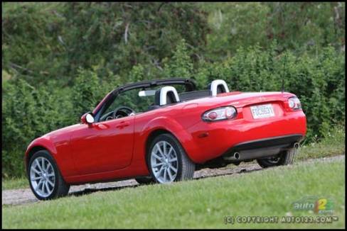 2006 Mazda MX-5 GT (Photo: Philippe Champoux, Auto123.com)