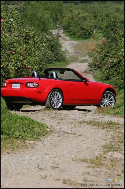 2006 Mazda MX-5 GT (Photo: Philippe Champoux, Auto123.com)