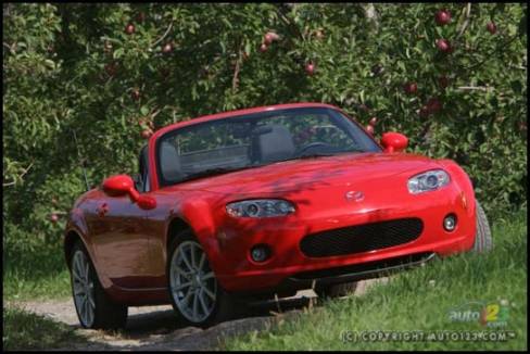 2006 Mazda MX-5 GT (Photo: Philippe Champoux, Auto123.com)