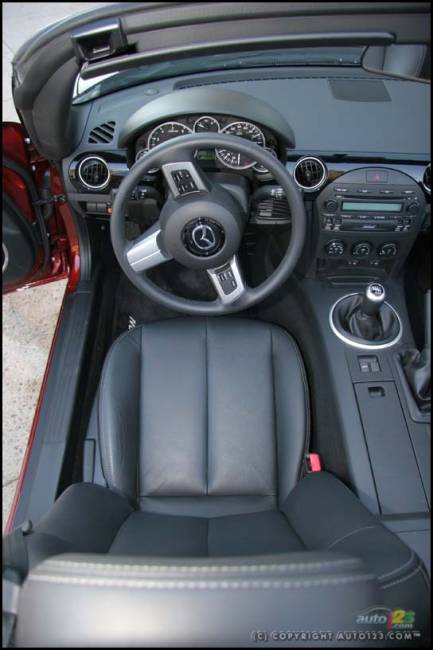 2006 Mazda MX-5 GT (Photo: Philippe Champoux, Auto123.com)