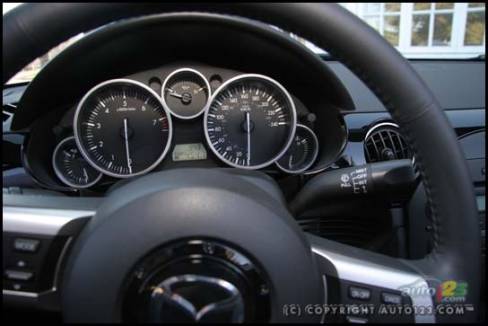 2006 Mazda MX-5 GT (Photo: Philippe Champoux, Auto123.com)