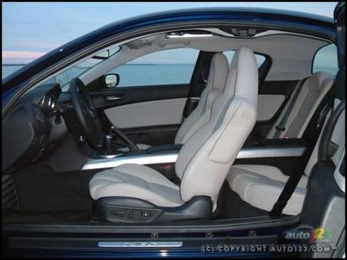 2007 Mazda RX-8 GT (Photo: Rob Rothwell, Auto123.com)