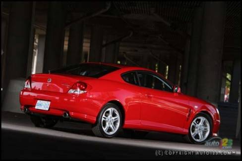 2006 Hyundai Tiburon Tuscani (Photo: Philippe Champoux, Auto123.com)
