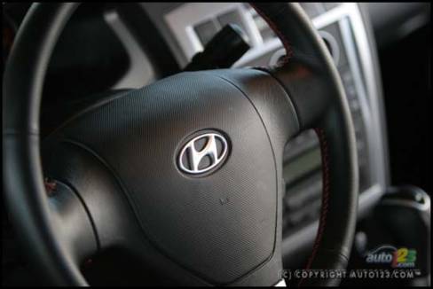 2006 Hyundai Tiburon Tuscani (Photo: Philippe Champoux, Auto123.com)