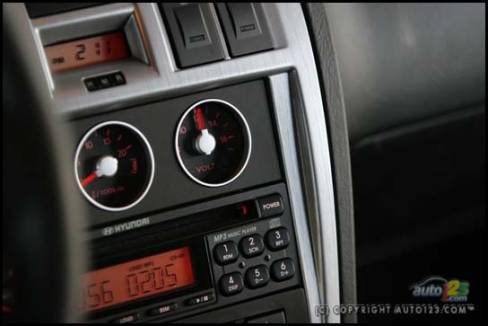 2006 Hyundai Tiburon Tuscani (Photo: Philippe Champoux, Auto123.com)