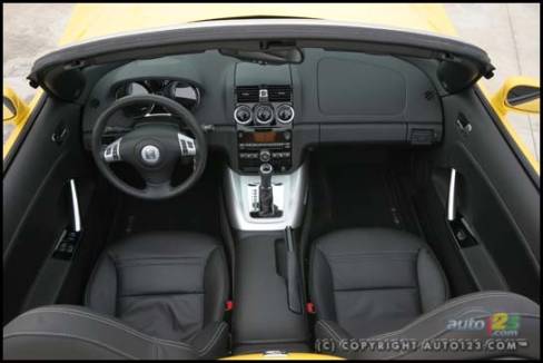 2007 Saturn SKY Red Line (Photo: Philippe Champoux, Auto123.com)