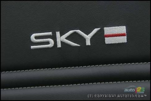 2007 Saturn SKY Red Line (Photo: Philippe Champoux, Auto123.com)