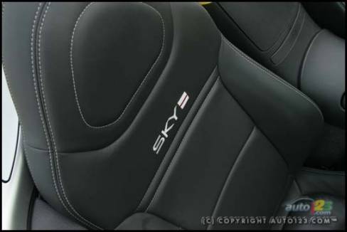 2007 Saturn SKY Red Line (Photo: Philippe Champoux, Auto123.com)