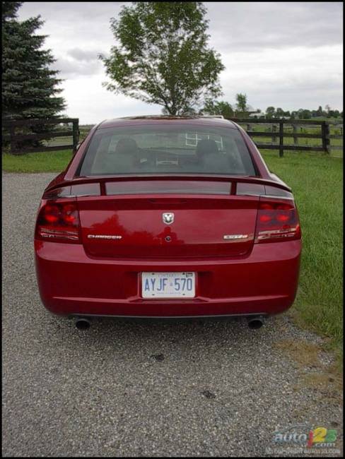 2006 Dodge Charger SRT8 (Photo: Kevin Corrigan, Auto123.com)