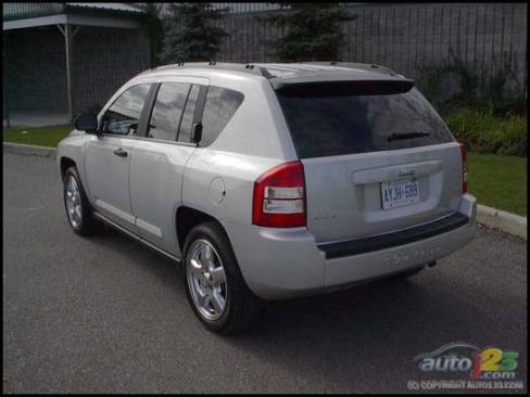 2007 Jeep Compass Limited (Photo: Kevin Corrigan, Auto123.com)