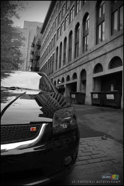 2007 Mitsubishi Galant Ralliart (Photo: Philippe Champoux, Auto123.com)