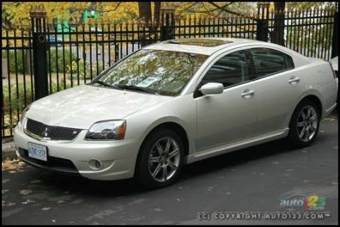 2007 Mitsubishi Galant Ralliart (Photo: Philippe Champoux, Auto123.com)