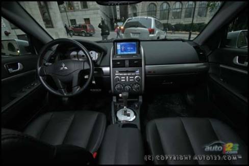 2007 Mitsubishi Galant Ralliart (Photo: Philippe Champoux, Auto123.com)