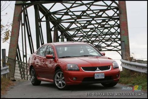 2007 Mitsubishi Galant Ralliart (Photo: Philippe Champoux, Auto123.com)