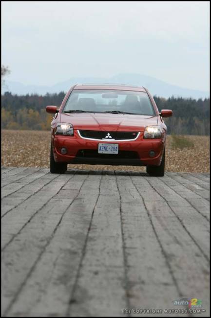 2007 Mitsubishi Galant Ralliart (Photo: Philippe Champoux, Auto123.com)