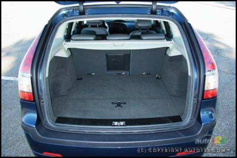 SAAB 9-3 SportCombi 2006 (Photo: Philippe Champoux et Olivier Delorme, Auto123.com)