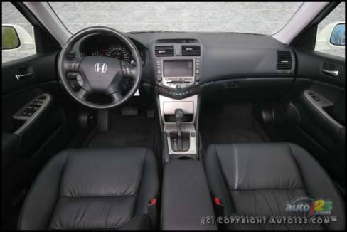 2006 Honda Accord Hybrid (Photo: Philippe Champoux, Auto123.com)