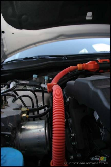 2006 Honda Accord Hybrid (Photo: Philippe Champoux, Auto123.com)