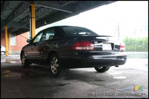 Mazda 626 1999 (Photo: Olivier Delorme, Auto123.com)