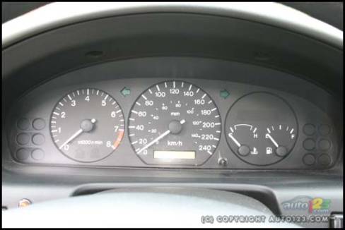 Mazda 626 1999 (Photo: Olivier Delorme, Auto123.com)