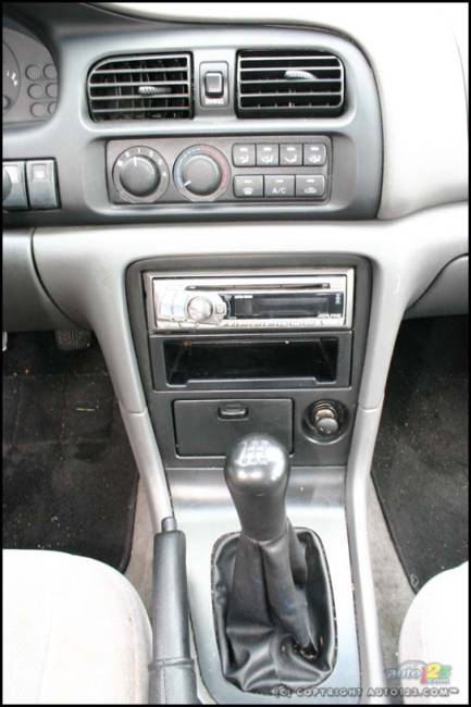 Mazda 626 1999 (Photo: Olivier Delorme, Auto123.com)