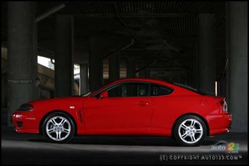 2006 Hyundai Tiburon Tuscani (Photo: Philippe Champoux, Auto123.com)
