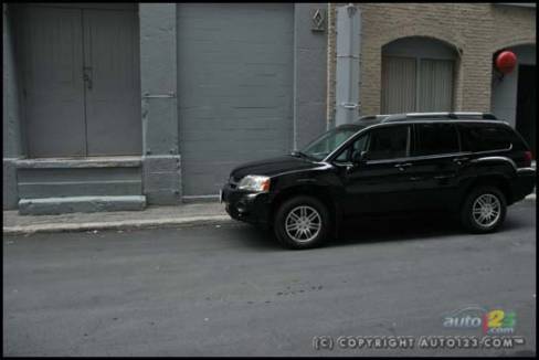 2007 Mitsubishi Endeavor Limited (Photo: Philippe Champoux, Auto123.com)
