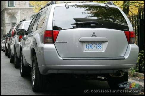 2007 Mitsubishi Endeavor Limited (Photo: Philippe Champoux, Auto123.com)