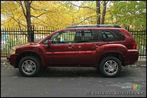 2007 Mitsubishi Endeavor Limited (Photo: Philippe Champoux, Auto123.com)