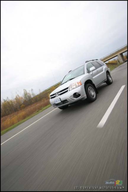 2007 Mitsubishi Endeavor Limited (Photo: Philippe Champoux, Auto123.com)