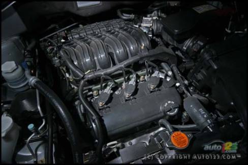 2007 Mitsubishi Endeavor Limited (Photo: Philippe Champoux, Auto123.com)