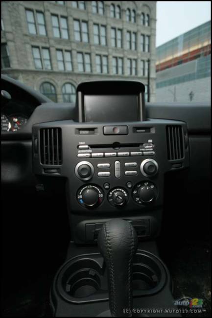 2007 Mitsubishi Endeavor Limited (Photo: Philippe Champoux, Auto123.com)