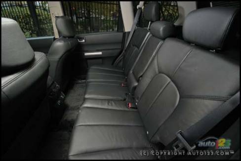 2007 Mitsubishi Endeavor Limited (Photo: Philippe Champoux, Auto123.com)
