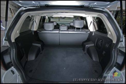 2007 Mitsubishi Endeavor Limited (Photo: Philippe Champoux, Auto123.com)