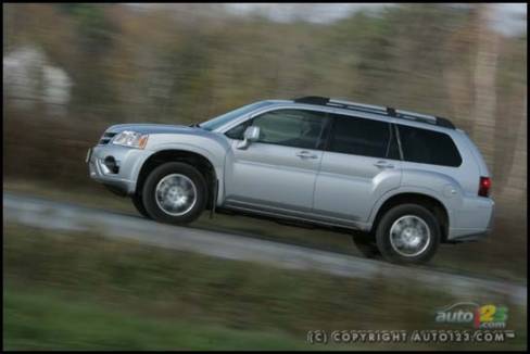 2007 Mitsubishi Endeavor Limited (Photo: Philippe Champoux, Auto123.com)