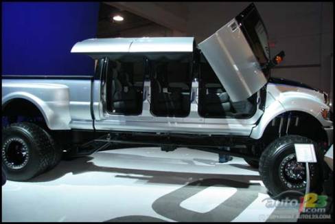 2006 SEMA Show (Photo: Philippe Champoux, Auto123.com)