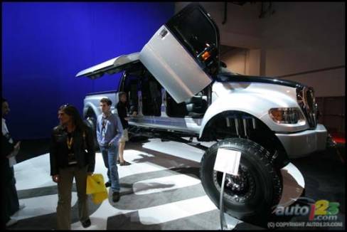 2006 SEMA Show (Photo: Philippe Champoux, Auto123.com)