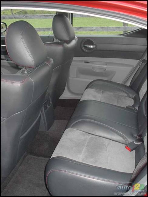 2006 Dodge Charger SRT8 (Photo: Kevin Corrigan, Auto123.com)