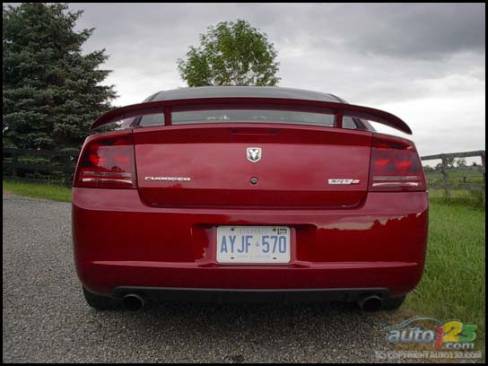 2006 Dodge Charger SRT8 (Photo: Kevin Corrigan, Auto123.com)