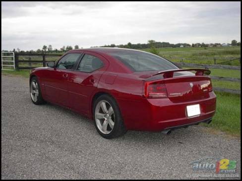 2006 Dodge Charger SRT8 (Photo: Kevin Corrigan, Auto123.com)
