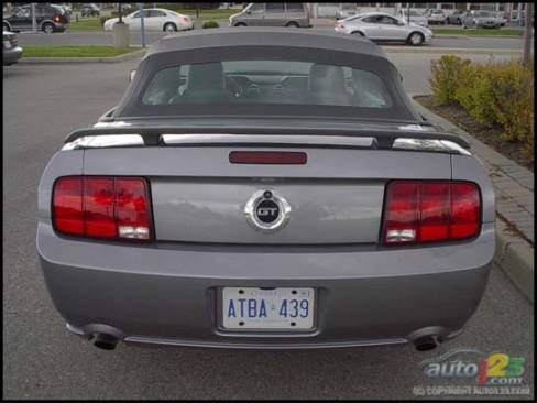 2006 Ford Mustang GT Convertible (Photo: Kevin Corrigan, Auto123.com)
